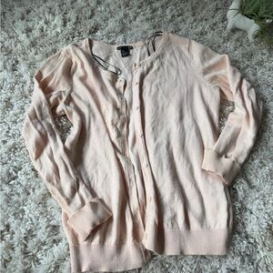 H&M Light Pink Cardigan long sleeve cute button-down Sweater
